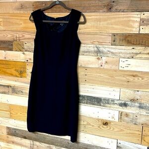 Tahari ASL size 6 cap sleeve black form fitted pencil dress